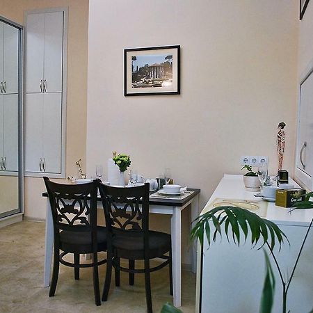 Classic Apartment On Zhukovskoho 敖德萨 外观 照片
